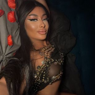 Model - Sophia Wilson anal