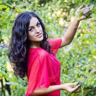 Model - Aurelika striptease