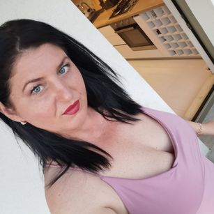 Model - Angela White heels