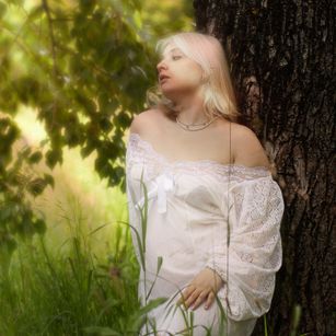 Model - Sophie bigass