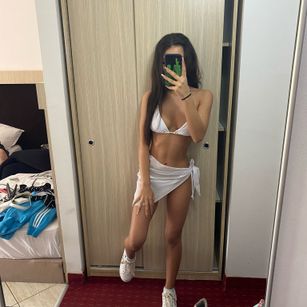 Model - AngelinaCapri heels