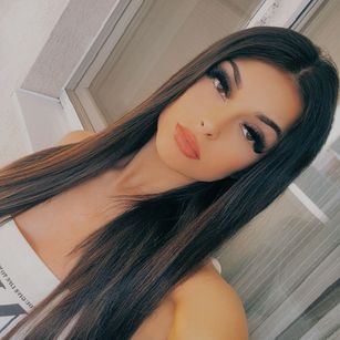 Model - AngelinaCapri feet