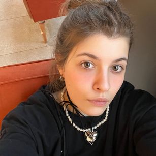 Model - Trina striptease