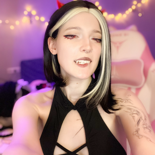 Model - crackling_tati smalltits