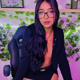 Model - Sofi Grisales teen