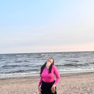 Model - Amy brunette