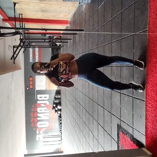 Model - Tiffany velez juguetes