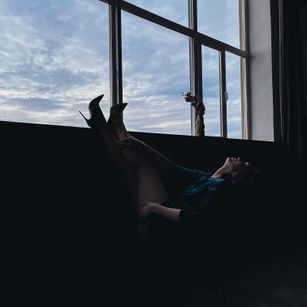 Model - Karolina Bella femdom