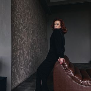 Model - Karolina Bella milf