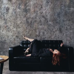 Model - Karolina Bella femdom