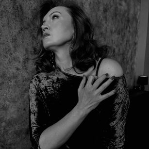 Model - Karolina Bella femdom