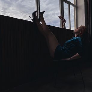 Model - Karolina Bella cei