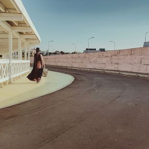 Model - Karolina Bella joi