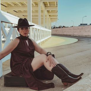 Model - Karolina Bella nylon