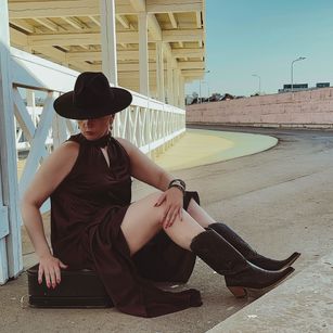 Model - Karolina Bella femdom