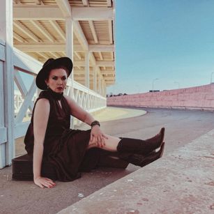 Model - Karolina Bella stockings