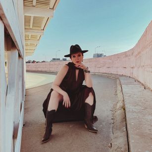 Model - Karolina Bella nylon