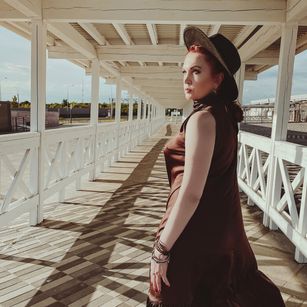 Model - Karolina Bella nylon