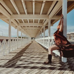 Model - Karolina Bella milf