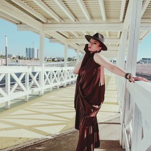 Model - Karolina Bella milf