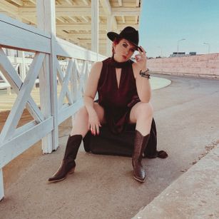 Model - Karolina Bella footfetish