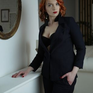 Model - Karolina Bella stockings