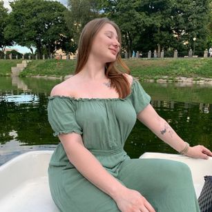 Model - Dayana young