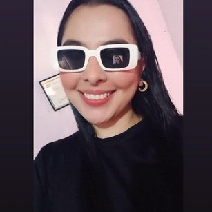 Model - Iris Moira teen