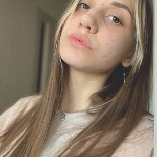 Model - GenevieveIvy sweet