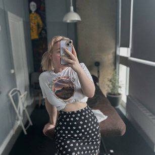 Model - Anna flower bigass