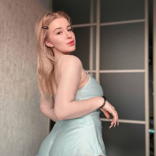 Model - Anna flower young