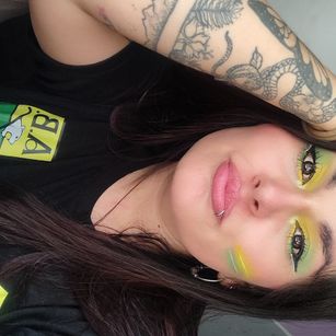 Model - dianeoconnor1 feet