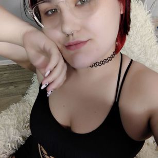 Model - Felicia play