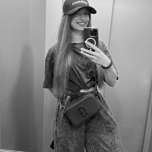 Model - AmelyShine ass