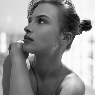 Model - AmelyShine ass