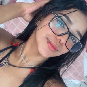 Model - Sofi Grisales blowjob