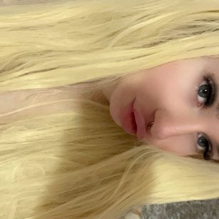 Model - Emily Rose switch