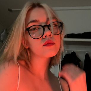 Model - SteinaSchultz Blonde