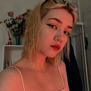 Model - SteinaSchultz smallbreasts