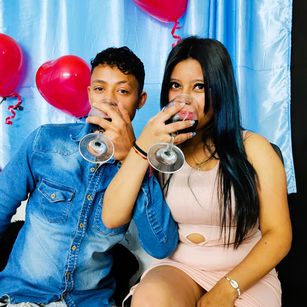 Model - allie_and_noah couple