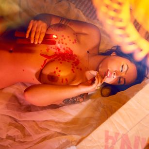 Model - Kiara_ young