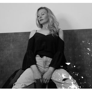 Model - Nancy Blonde