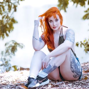 Model - Mel Fire joi