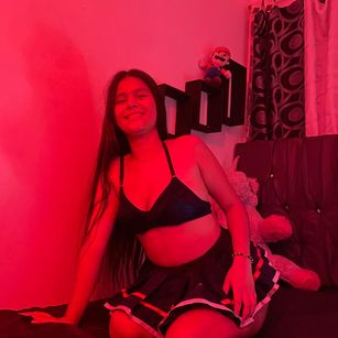 Model - Zamara Castillo pussy