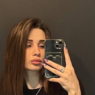 Model - Amy Reed pantyhose