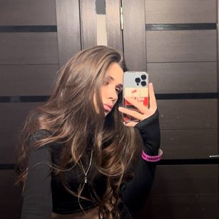 Model - Amy Reed feet