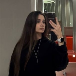 Model - Amy Reed petite