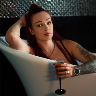 Model - EDINA footfetish