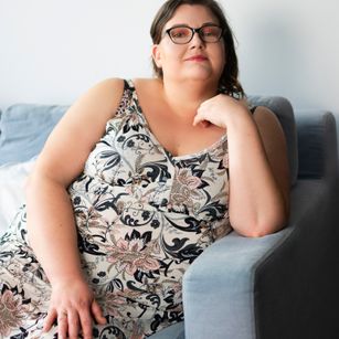 Model - LOUISSA bigass