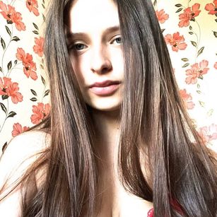 Model - Roxanna_Mary kinky